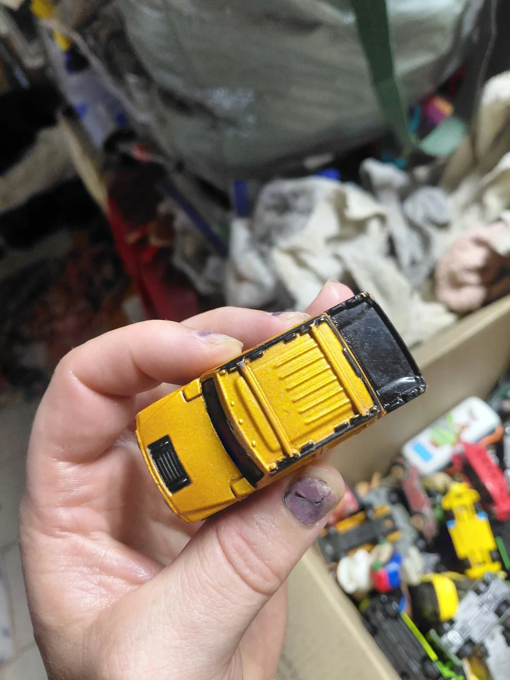 1:64 scale Maisto 2001 Hummer H2 SUT Concept diecast toy car